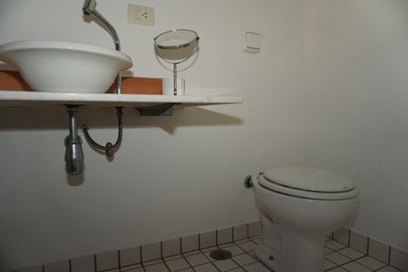Casa de condomínio para alugar com 300m², 4 quartos e 2 vagasQuarto 4 - Suíte