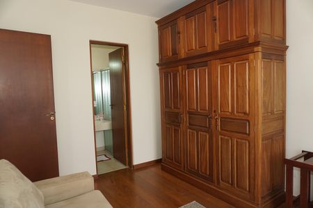 Casa de condomínio para alugar com 300m², 4 quartos e 2 vagasQuarto Suíte
