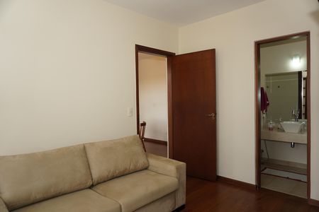 Casa de condomínio para alugar com 300m², 4 quartos e 2 vagasQuarto Suíte