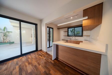 Cozinha de casa à venda com 3 quartos, 162m² em Vila Madalena, São Paulo
