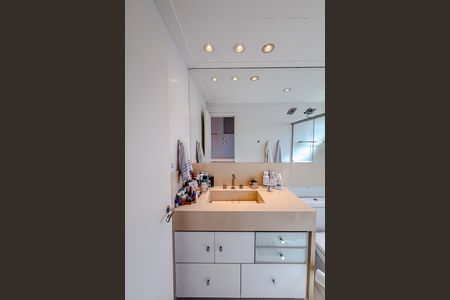 Banheiro da Suíte de apartamento para alugar com 3 quartos, 135m² em Vila Mariana, São Paulo