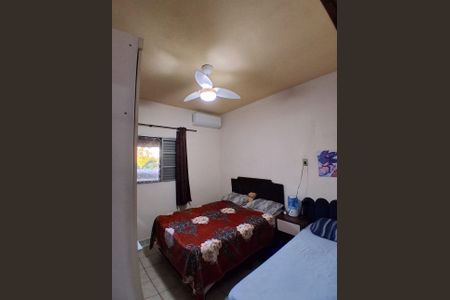 Casa à venda com 120m², 5 quartos e 2 vagas Casa à venda com 120m², 5 quartos e 2 vagasQuarto