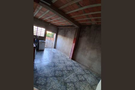 Casa à venda com 120m², 5 quartos e 2 vagas Casa à venda com 120m², 5 quartos e 2 vagasÁrea externa