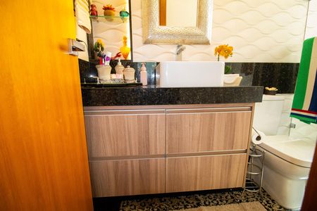 Apartamento à venda com 149m², 3 quartos e 1 vaga Apartamento à venda com 149m², 3 quartos e 1 vagaBanheiro da suite