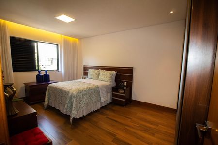 Apartamento à venda com 149m², 3 quartos e 1 vaga Apartamento à venda com 149m², 3 quartos e 1 vagaQuarto 03