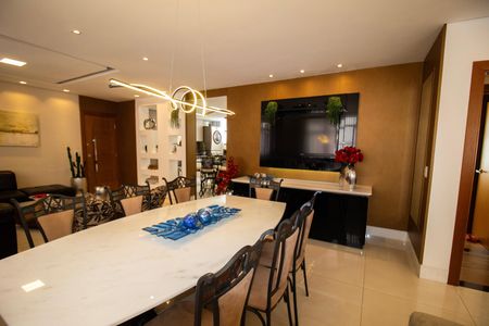 Apartamento à venda com 149m², 3 quartos e 1 vaga Apartamento à venda com 149m², 3 quartos e 1 vagaSala