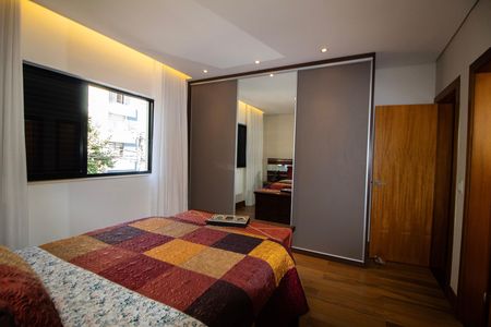 Apartamento à venda com 149m², 3 quartos e 1 vaga Apartamento à venda com 149m², 3 quartos e 1 vagaQuarto 02 - Suite