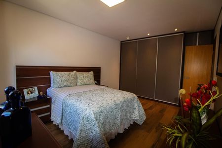 Apartamento à venda com 149m², 3 quartos e 1 vaga Apartamento à venda com 149m², 3 quartos e 1 vagaQuarto 03