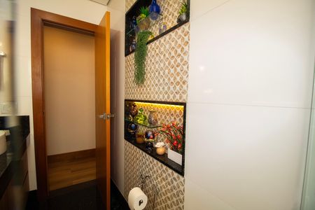 Apartamento à venda com 149m², 3 quartos e 1 vaga Apartamento à venda com 149m², 3 quartos e 1 vagaBanheiro Social