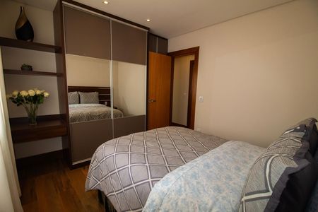 Apartamento à venda com 149m², 3 quartos e 1 vaga Apartamento à venda com 149m², 3 quartos e 1 vagaQuarto 01