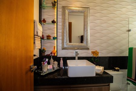 Apartamento à venda com 149m², 3 quartos e 1 vaga Apartamento à venda com 149m², 3 quartos e 1 vagaBanheiro da suite