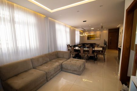 Apartamento à venda com 149m², 3 quartos e 1 vaga Apartamento à venda com 149m², 3 quartos e 1 vagaSala