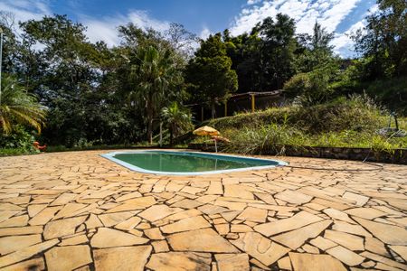 Casa para alugar com 200m², 1 quarto e 5 vagas Casa para alugar com 200m², 1 quarto e 5 vagasQuintal