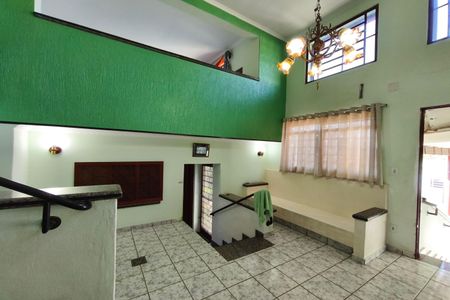 Casa para alugar com 120m², 2 quartos e 3 vagas Casa para alugar com 120m², 2 quartos e 3 vagasSala