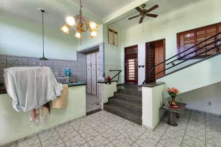 Casa para alugar com 120m², 2 quartos e 3 vagas Casa para alugar com 120m², 2 quartos e 3 vagasSala