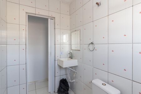 Banheiro de casa para alugar com 1 quarto, 44m² em Jardim Casa Pintada, São Paulo