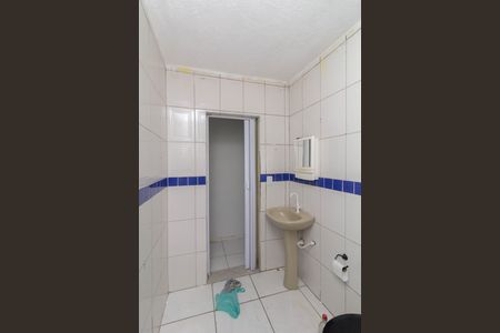 Banheiro de casa para alugar com 1 quarto, 45m² em Jardim Casa Pintada, São Paulo