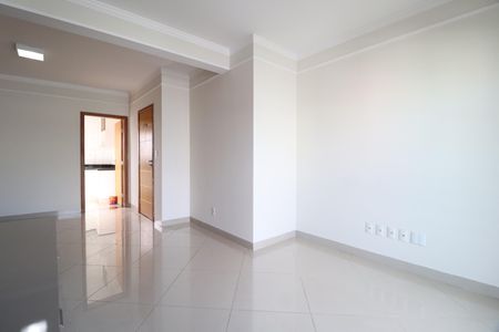 Sala de apartamento para alugar com 3 quartos, 90m² em Tibery, Uberlândia
