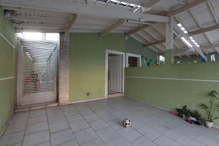 Garagem de casa à venda com 2 quartos, 142m² em Jardim Guanca, São Paulo
