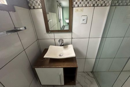 Banheiro da Suíte de casa para alugar com 2 quartos, 80m² em Vila Brasilina, São Paulo
