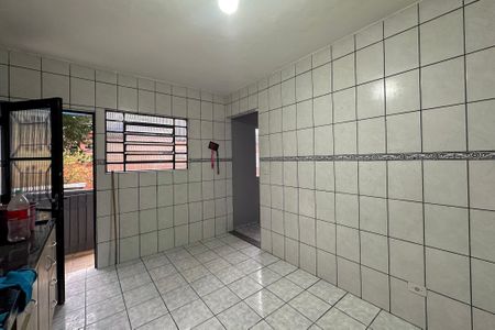 Cozinha de casa para alugar com 2 quartos, 80m² em Vila Brasilina, São Paulo