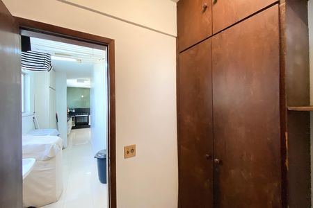 Quarto de Serviço de apartamento à venda com 4 quartos, 142m² em Carmo, Belo Horizonte
