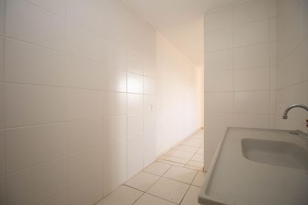 Cozinha e Área de Serviço de apartamento para alugar com 2 quartos, 46m² em Paranoa, Brasília