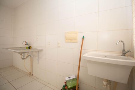 Cozinha e Área de Serviço de apartamento para alugar com 2 quartos, 46m² em Paranoa, Brasília