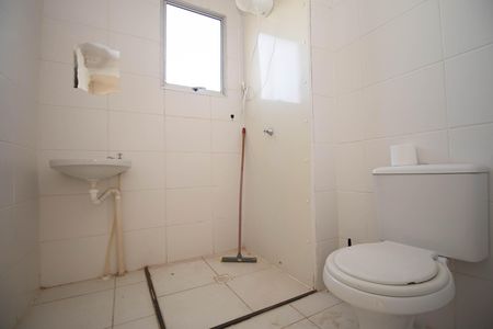 Banheiro Social de apartamento para alugar com 2 quartos, 46m² em Paranoa, Brasília