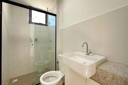 Banheiro da Suíte de apartamento para alugar com 2 quartos, 52m² em Estoril, Belo Horizonte