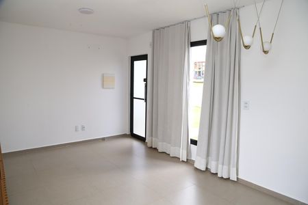 Sala de casa de condomínio para alugar com 2 quartos, 50m² em Residencial Itatiaia, Anápolis