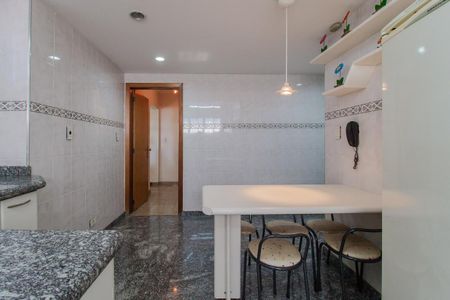 Apartamento à venda com 200m², 3 quartos e 3 vagas
