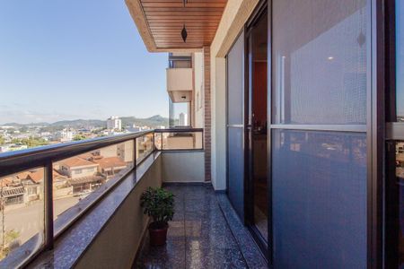 Apartamento à venda com 200m², 3 quartos e 3 vagas