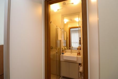 Banheiro de apartamento para alugar com 1 quarto, 25m² em Costa Azul, Salvador