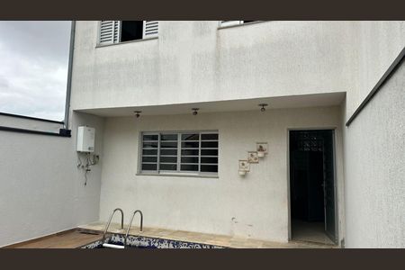 Casa de condomínio para alugar com 280m², 3 quartos e 4 vagas Casa de condomínio para alugar com 280m², 3 quartos e 4 vagasÁrea externa