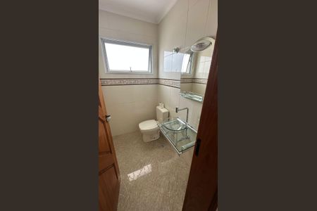 Casa de condomínio para alugar com 280m², 3 quartos e 4 vagas Casa de condomínio para alugar com 280m², 3 quartos e 4 vagasBanheiro