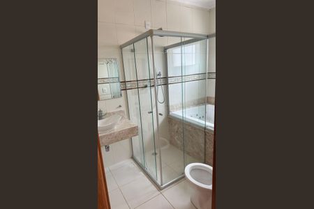 Casa de condomínio para alugar com 280m², 3 quartos e 4 vagas Casa de condomínio para alugar com 280m², 3 quartos e 4 vagasBanheiro