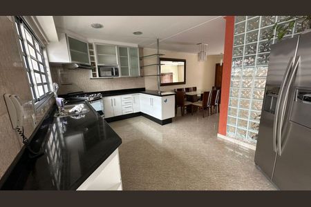 Casa de condomínio para alugar com 280m², 3 quartos e 4 vagas Casa de condomínio para alugar com 280m², 3 quartos e 4 vagasCozinha