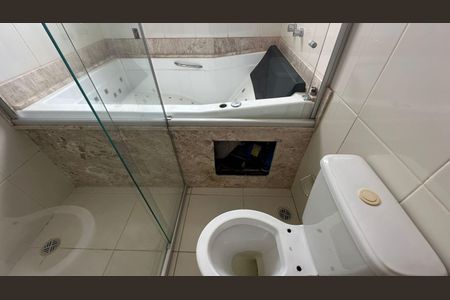 Casa de condomínio para alugar com 280m², 3 quartos e 4 vagas Casa de condomínio para alugar com 280m², 3 quartos e 4 vagasBanheiro