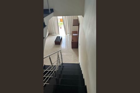 Casa de condomínio para alugar com 280m², 3 quartos e 4 vagas Casa de condomínio para alugar com 280m², 3 quartos e 4 vagasSala