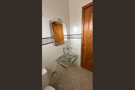Casa de condomínio para alugar com 280m², 3 quartos e 4 vagas Casa de condomínio para alugar com 280m², 3 quartos e 4 vagasBanheiro