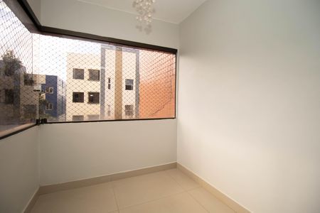 Apartamento para alugar com 60m², 2 quartos e sem vagaSacada