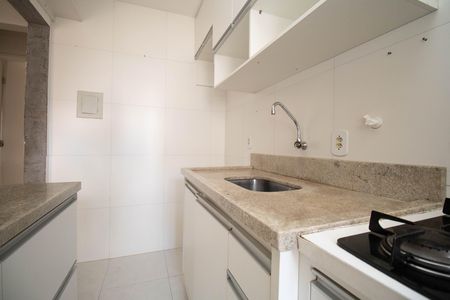 Cozinha e Área de Serviço de apartamento para alugar com 2 quartos, 60m² em Qrsw 8, Brasília