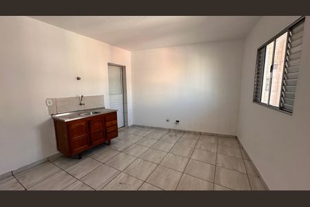 Casa para alugar com 1 quarto, 25m² em Cidade Ipava, São Paulo