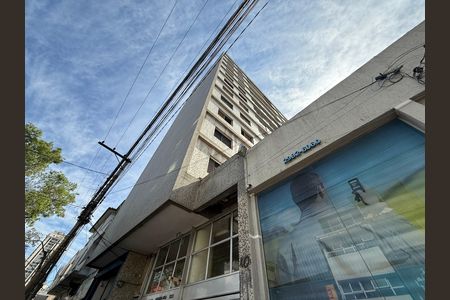 Apartamento à venda com 100m², 2 quartos e 1 vaga Apartamento à venda com 100m², 2 quartos e 1 vagaFachada