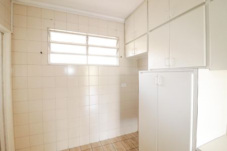 Apartamento à venda com 100m², 2 quartos e 1 vaga Apartamento à venda com 100m², 2 quartos e 1 vagaCozinha e Área de Serviço