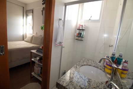 Banheiro da suite de apartamento à venda com 3 quartos, 83m² em Jardim America, Belo Horizonte
