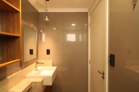 Apartamento para alugar com 67m², 3 quartos e 2 vagas Apartamento para alugar com 67m², 3 quartos e 2 vagasBanheiro da Suíte