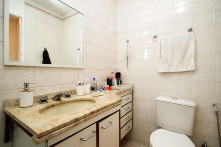 Casa de condomínio para alugar com 380m², 4 quartos e 2 vagas Casa de condomínio para alugar com 380m², 4 quartos e 2 vagasBanheiro Suíte 1