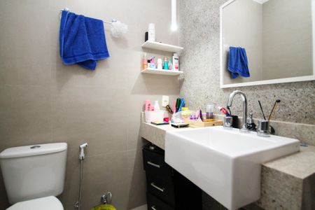 Casa de condomínio para alugar com 380m², 4 quartos e 2 vagas Casa de condomínio para alugar com 380m², 4 quartos e 2 vagasBanheiro Suíte 2